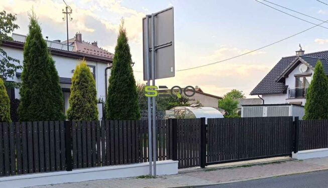 Estetyczny płot sztachetowy - realizacja 437