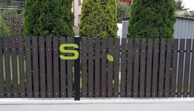 Estetyczny płot sztachetowy - realizacja 437