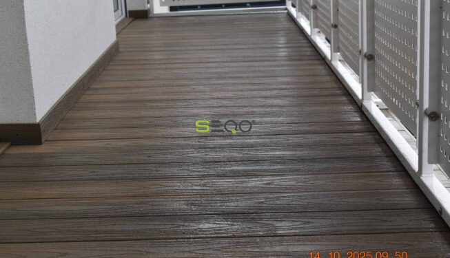 Metamorfoza balkonu: Naturalny wygląd dębu bez konserwacji. Realizacja 442